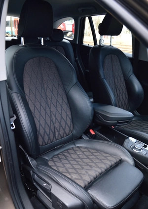 BMW X1 cena 119900 przebieg: 57000, rok produkcji 2019 z Zdzieszowice małe 497